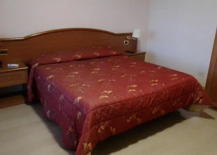 Campus فندق باري