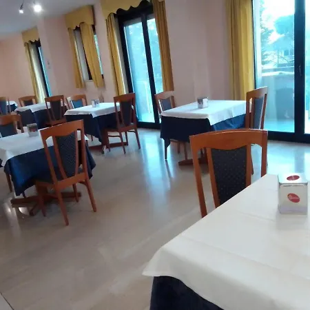 מלון Campus בארי