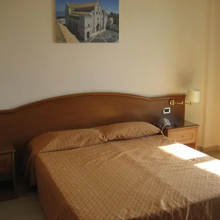 Отель Campus 3*